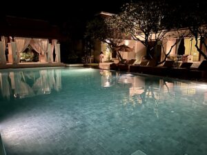 หินปูสระว่ายน้ำ หินธรรมชาติ