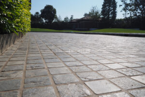 หินปูถนน cobblestone