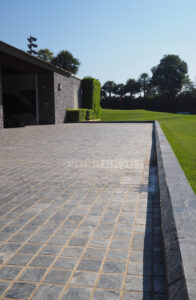 หินปูถนน cobblestone