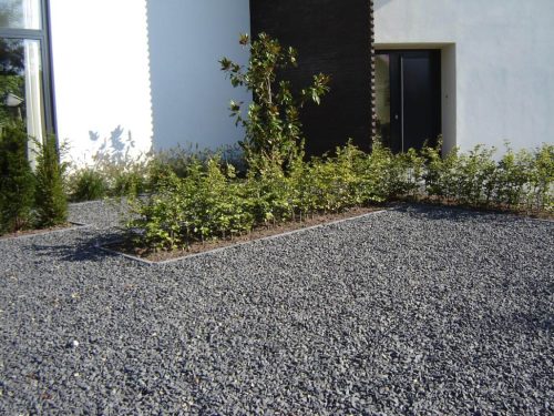 hsn-basalt-gravel-black-garden-landscaping-installed-wide
