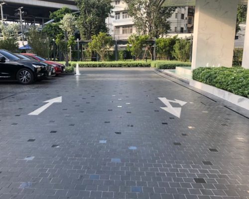 hsn-black-granite-antique-paving-installed-driveway