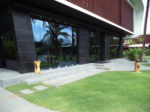 hsn-bluestone-honed-exterior-wall-column-cladding-front