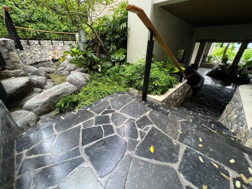 hsn-bluestone-vibrated-flagstone-garden-paving-close-up