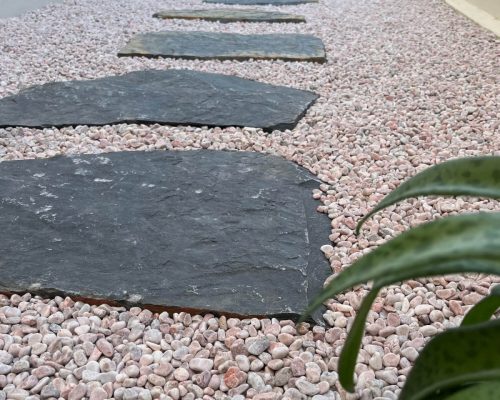 hsn-pebble-rosa-pink-tumbled-garden-pathway-close
